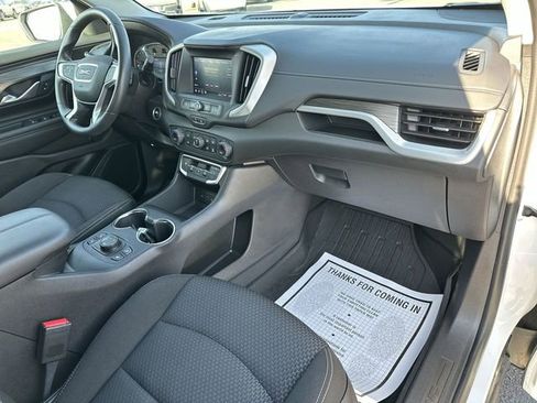 Used 2024 GMC Terrain SLE w/ Driver Convenience Package image 30