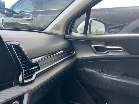 Used 2023 Kia Sportage LX image 22