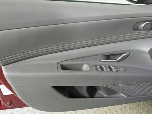 Used 2025 Hyundai Elantra SEL FWD image 14