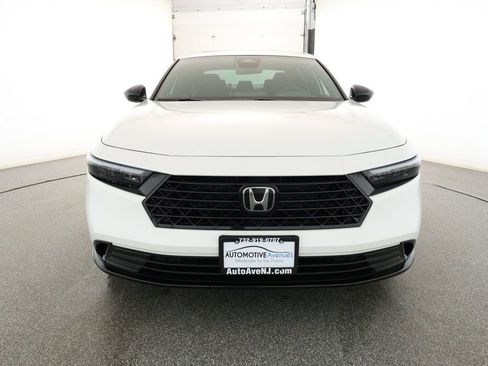 Used 2025 Honda Accord Sport image 2