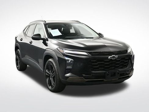 Used 2024 Chevrolet Trax ACTIV w/ Sunroof Package FWD image 7