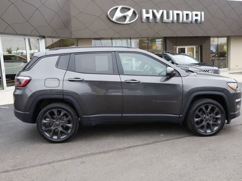 Used 2021 Jeep Compass Latitude AWD/4WD image 2