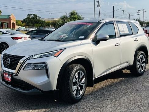 Certified 2023 Nissan Rogue SV image 3