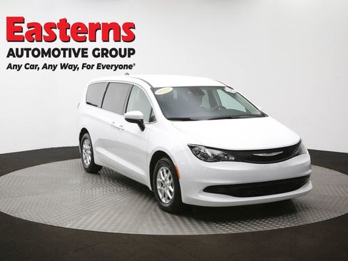 Used 2023 Chrysler Voyager LX image 50