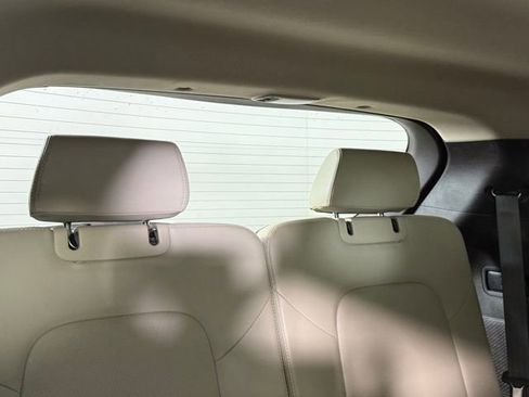 Used 2017 Hyundai Santa Fe Limited image 27