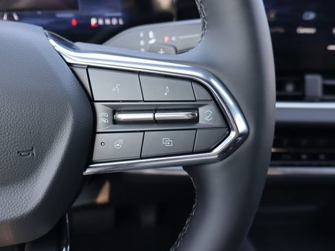 New 2027 Chevrolet Equinox LT FWD image 9