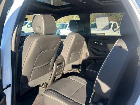 Used 2022 Chevrolet Traverse Premier w/ Redline Edition image 18