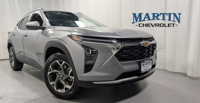 New 2026 Chevrolet Trax LT w/ Driver Confidence Package FWD image 1