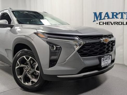 New 2026 Chevrolet Trax LT w/ Driver Confidence Package FWD image 1