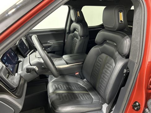 Used 2022 Rivian R1T Adventure image 20