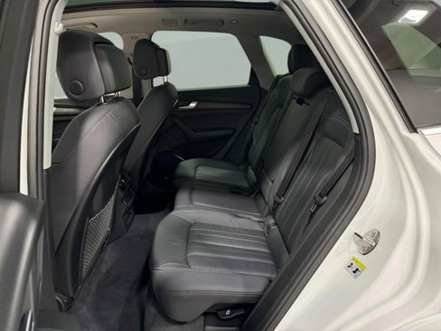 Certified 2023 Audi Q5 2.0T Premium w/ Convenience Package image 9