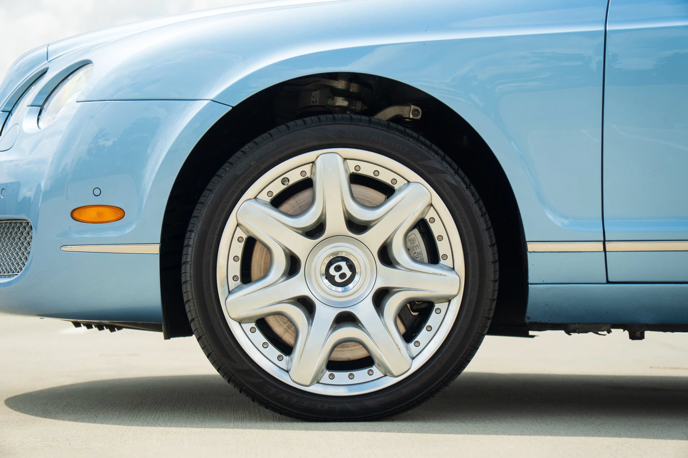 Used 2006 Bentley Flying Spur Flying Spur AWD/4WD image 6