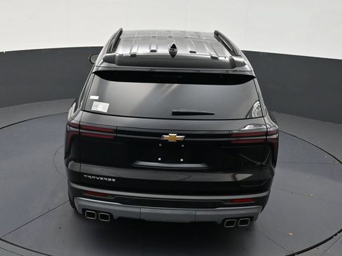 Used 2025 Chevrolet Traverse LT FWD image 14