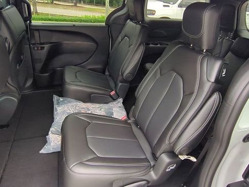 New 2026 Chrysler Voyager LX image 28