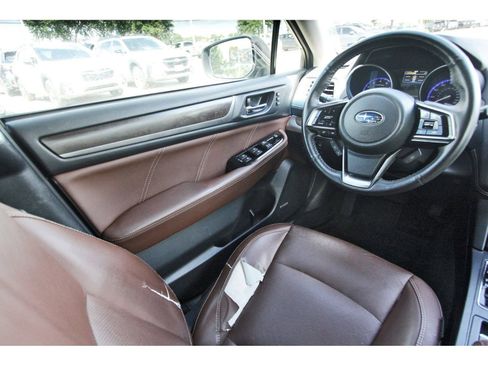 Used 2019 Subaru Outback 3.6R Touring AWD/4WD image 8