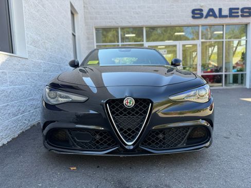 Used 2021 Alfa Romeo Giulia Quadrifoglio image 5