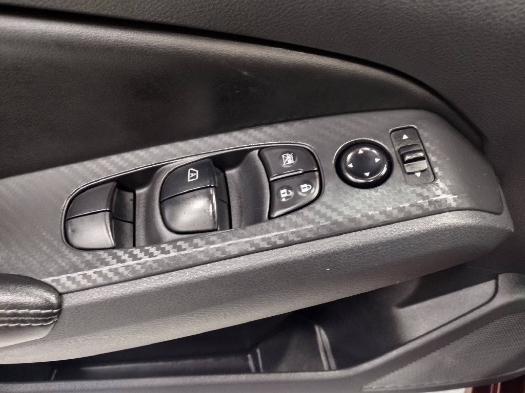 Used 2025 Nissan Altima 2.5 SV FWD image 18