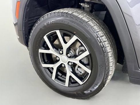 Used 2024 Jeep Grand Cherokee L Limited w/ Trailer Tow Package AWD/4WD image 34