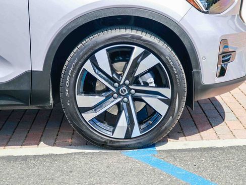Certified 2026 Volvo XC40 B5 Ultra w/ Climate Package AWD/4WD image 11