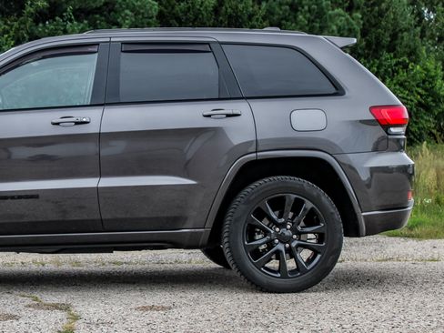 Used 2021 Jeep Grand Cherokee Laredo X AWD/4WD image 27