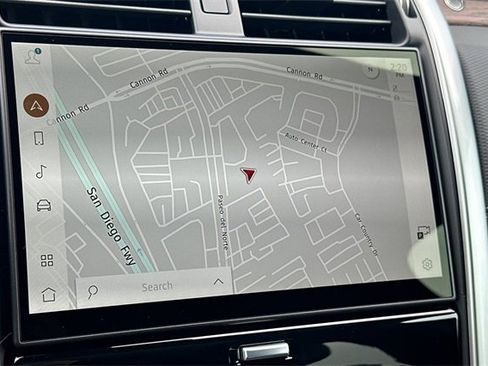 New 2025 Land Rover Discovery Dynamic SE image 19