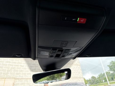 Used 2022 Volkswagen Atlas Cross Sport SEL Premium R-Line image 24