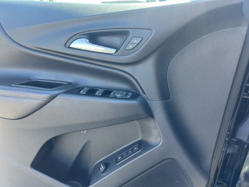 Used 2023 Chevrolet Equinox Premier AWD/4WD image 19