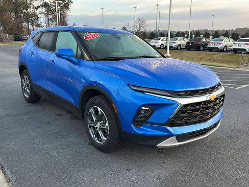 Used 2025 Chevrolet Blazer LT image 6