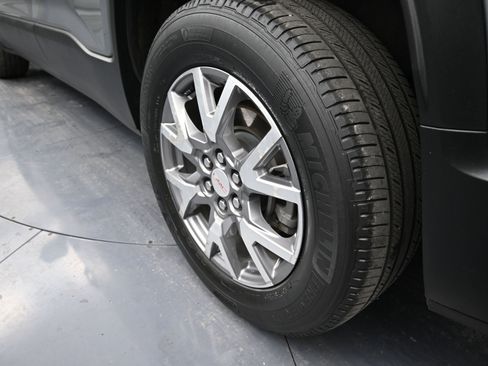 Used 2023 GMC Acadia SLT w/ Technology Package image 37