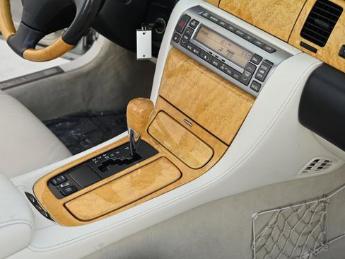 Used 2004 Lexus SC 430 Convertible image 24