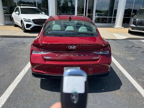 Used 2023 Hyundai Elantra Limited FWD image 4