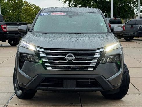 Used 2025 Nissan Rogue SV FWD image 2