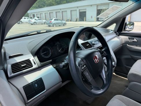 Used 2013 Honda Odyssey LX image 17