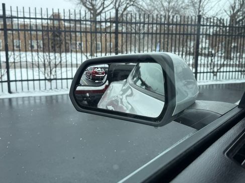 Used 2017 Ford Mustang Premium image 20