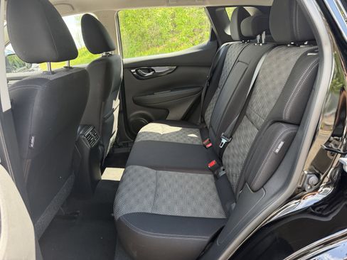 Used 2020 Nissan Rogue Sport SV w/ All-Weather Package AWD/4WD image 13