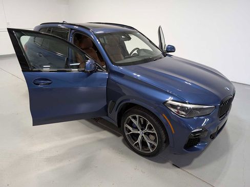 Used 2021 BMW X5 xDrive40i w/ M Sport Package AWD/4WD image 16