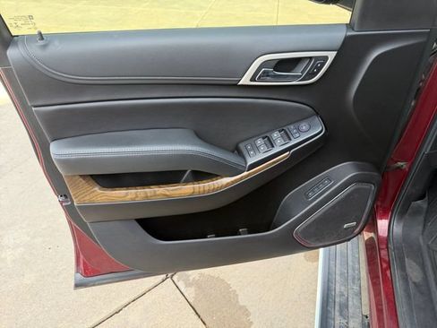 Used 2019 GMC Yukon Denali w/ Denali Ultimate Package AWD/4WD image 14