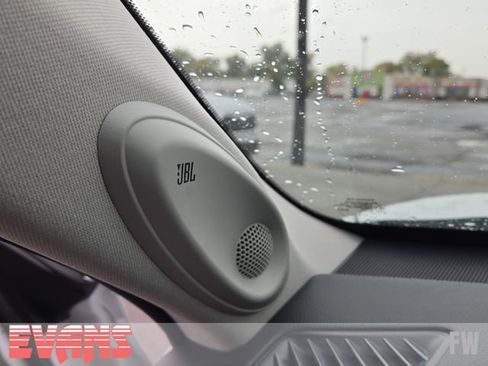 Used 2025 Toyota Highlander Platinum image 6