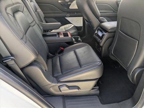 Used 2022 Lincoln Aviator Reserve w/ Equipment Group 201A RWD image 18