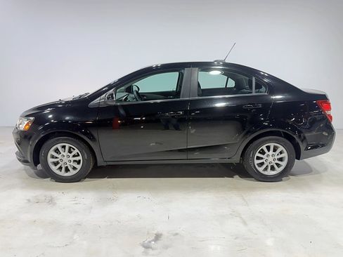Used 2018 Chevrolet Sonic LT image 2