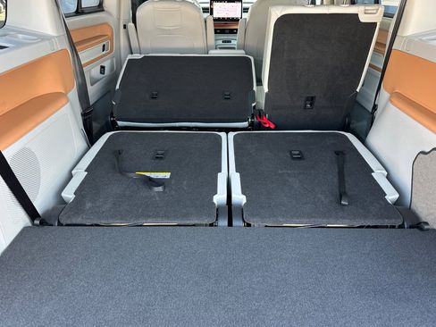 New 2025 Volkswagen ID. Buzz 1st Edition image 14