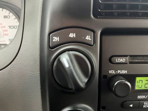 Used 2010 Ford Ranger XLT AWD/4WD image 26