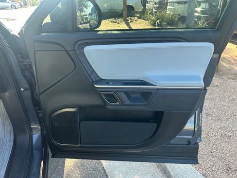 Used 2024 Rivian R1S Adventure AWD/4WD image 36