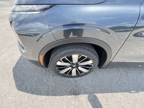 New 2025 Mitsubishi Outlander SE image 10