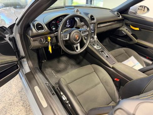 Used 2023 Porsche 718 Boxster Spyder RWD image 36