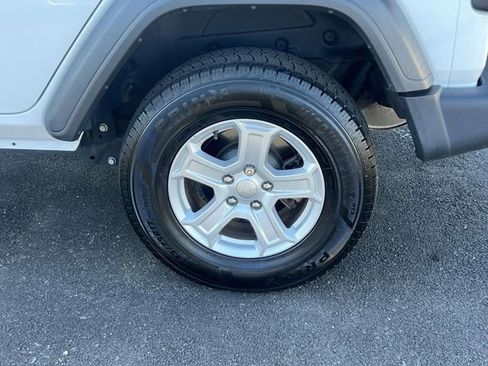 Used 2021 Jeep Wrangler Unlimited Sport image 8