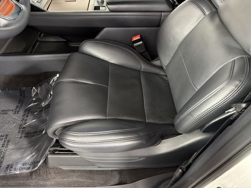 Used 2024 Lincoln Navigator Reserve image 11