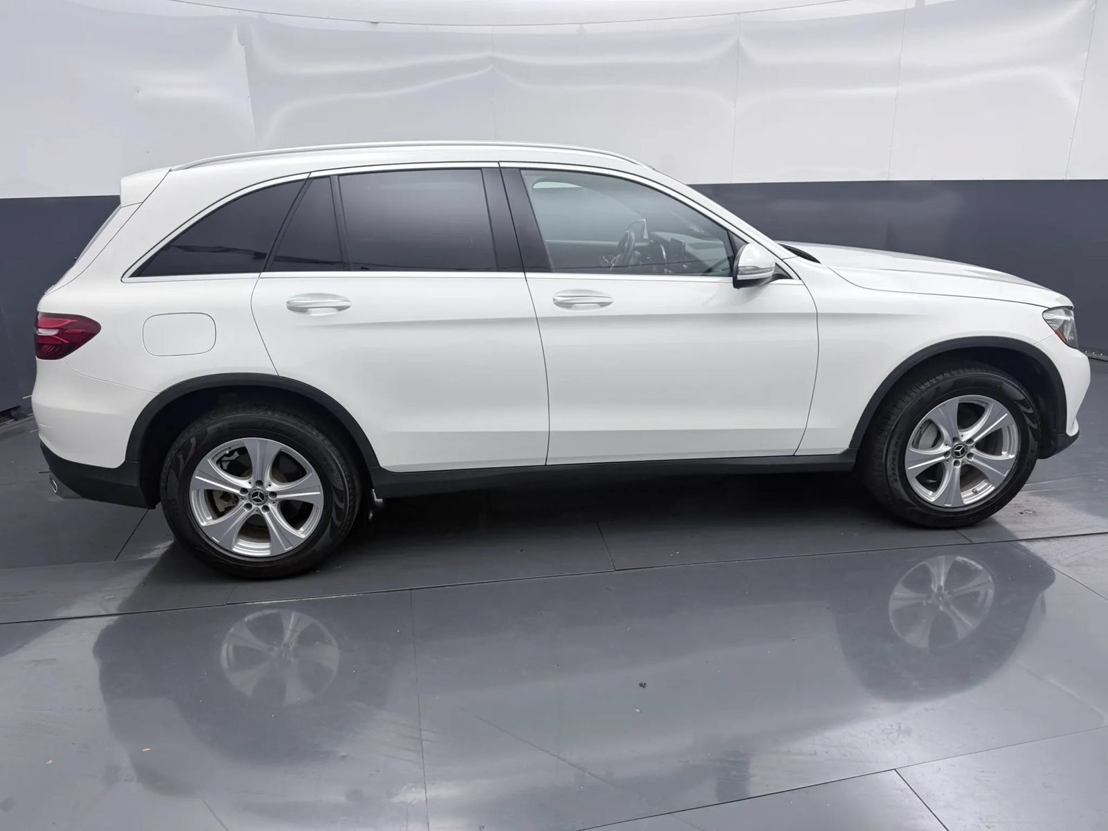Used 2018 Mercedes-Benz GLC 300 4MATIC image 9