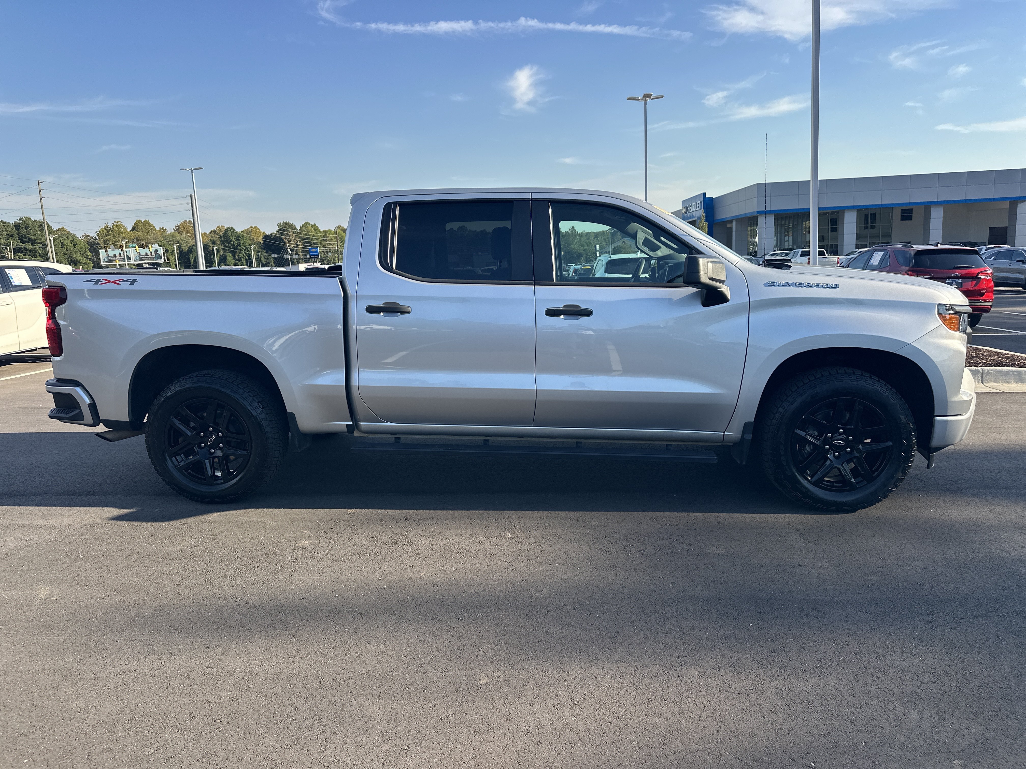 Used 2022 Chevrolet Silverado 1500 Custom w/ LPO, Dark Essentials Package AWD/4WD image 9