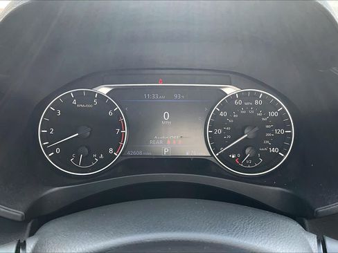 Used 2024 Nissan Altima 2.5 SV FWD image 24